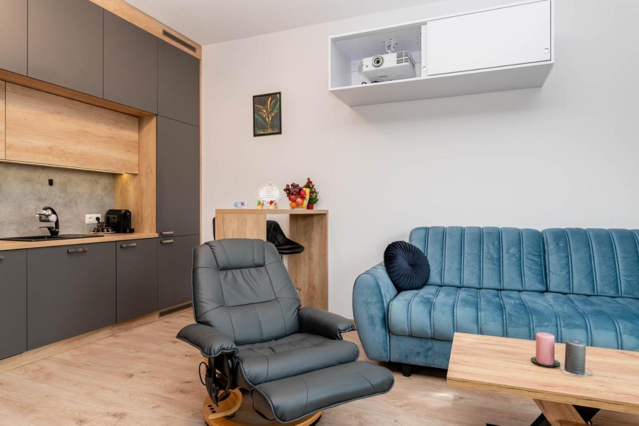 Apartwro - Apartament Przy Wyspie Slodowej, Garaz, Projektor, Rowery Apartment วรอตซวาฟ ภายนอก รูปภาพ