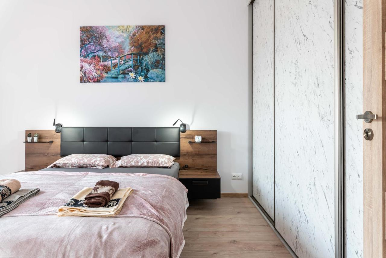 Apartwro - Apartament Przy Wyspie Slodowej, Garaz, Projektor, Rowery Apartment วรอตซวาฟ ภายนอก รูปภาพ