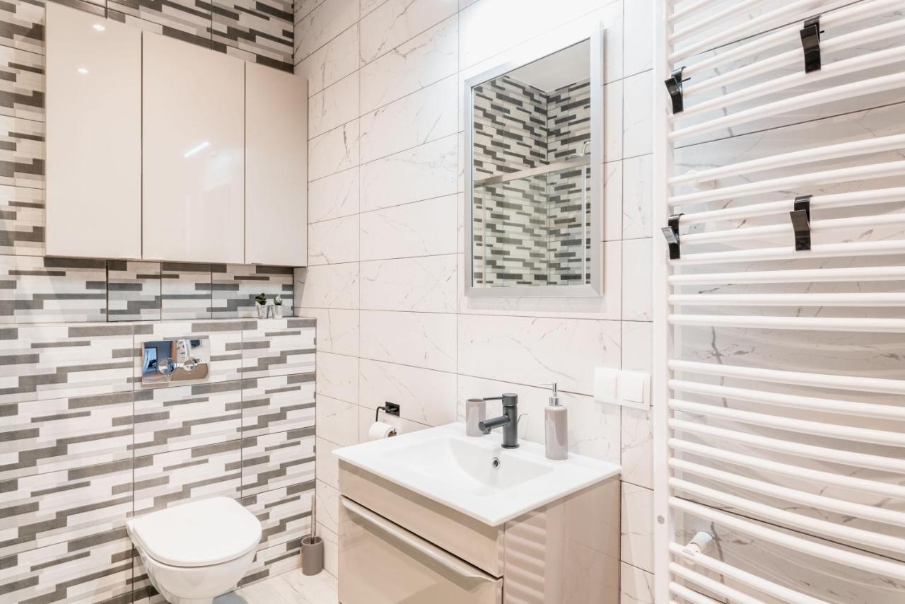 Apartwro - Apartament Przy Wyspie Slodowej, Garaz, Projektor, Rowery Apartment วรอตซวาฟ ภายนอก รูปภาพ